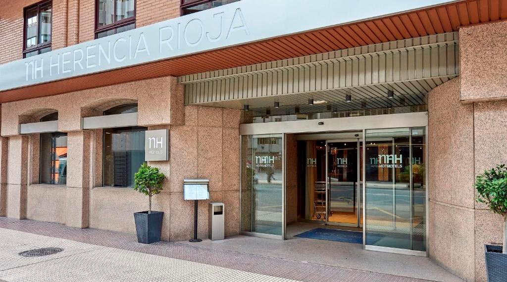 Fachada del NH Logroño Herencia Rioja
