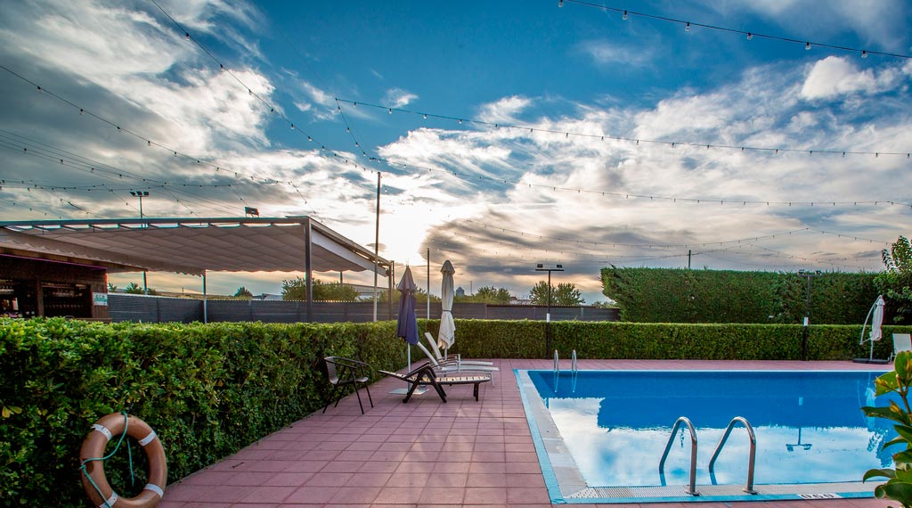 Piscina exterior del Zenit Calahorra