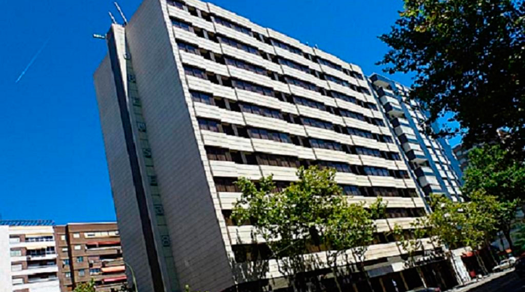Fachada del Hotel H10 Tribeca en Madrid