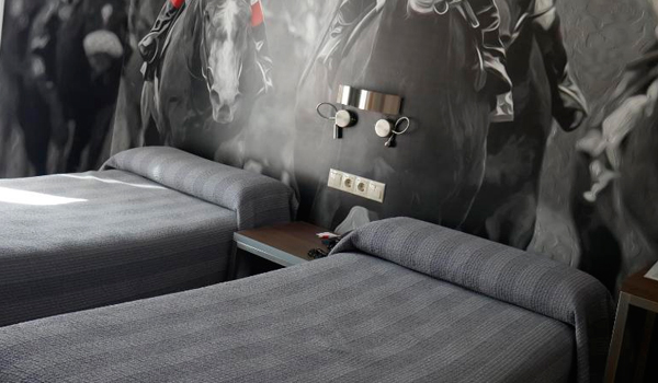 Hostal 4C Cuatro Caminos