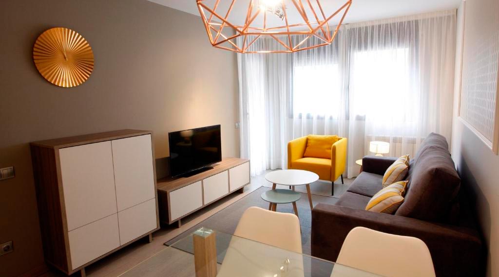 Salón y comedor - Apartamentos Real Lleida