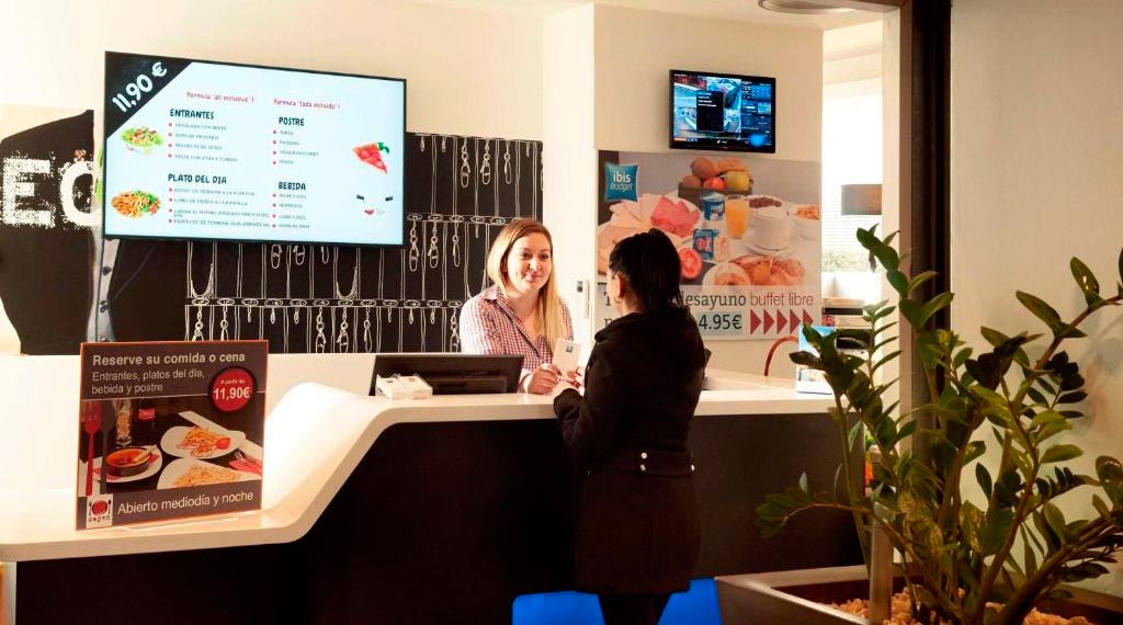 Recepción - Ibis Budget Lleida